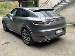 Harmaa Porsche Cayenne 2021 kuva 3.