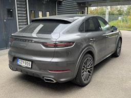Harmaa Porsche Cayenne 2021 kuva 4.