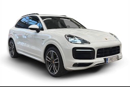 valkoinen Porsche Cayenne 2021 kuva 1.
