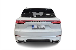 valkoinen Porsche Cayenne 2021 kuva 3.