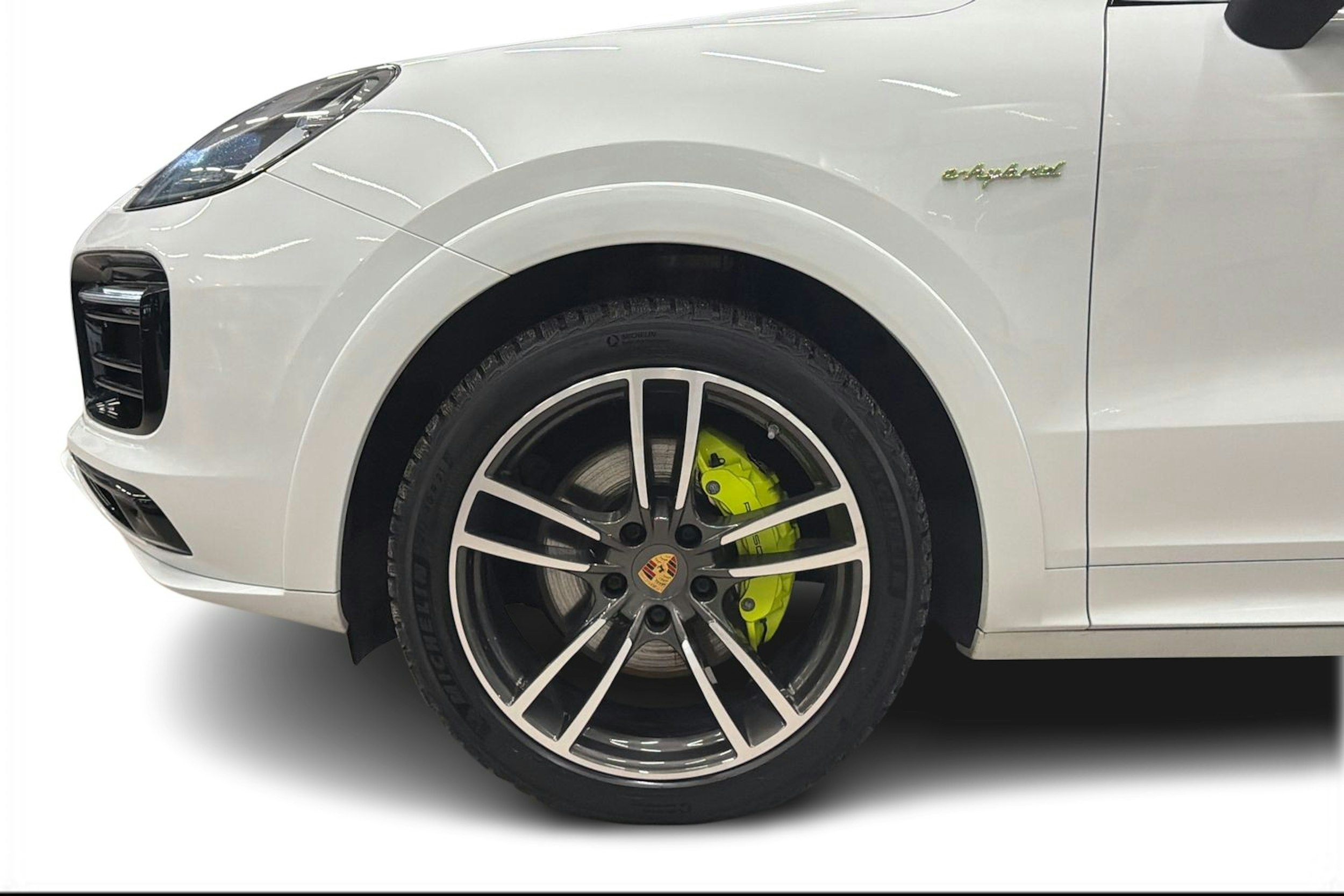 valkoinen Porsche Cayenne 2021 kuva 9.
