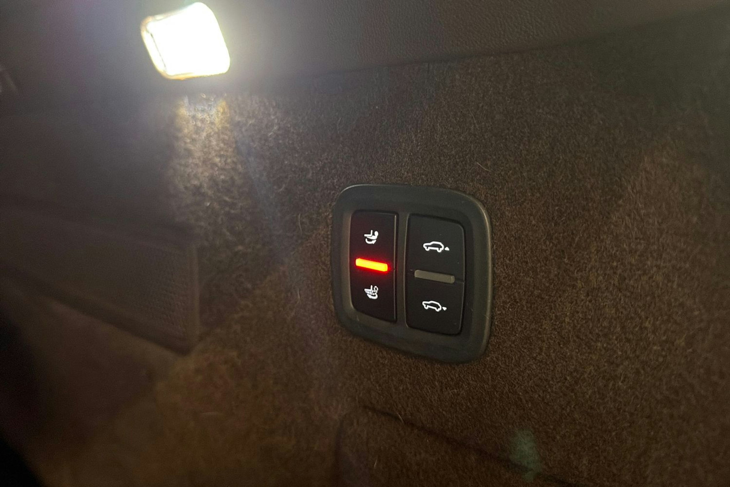 valkoinen Porsche Cayenne 2021 kuva 15.