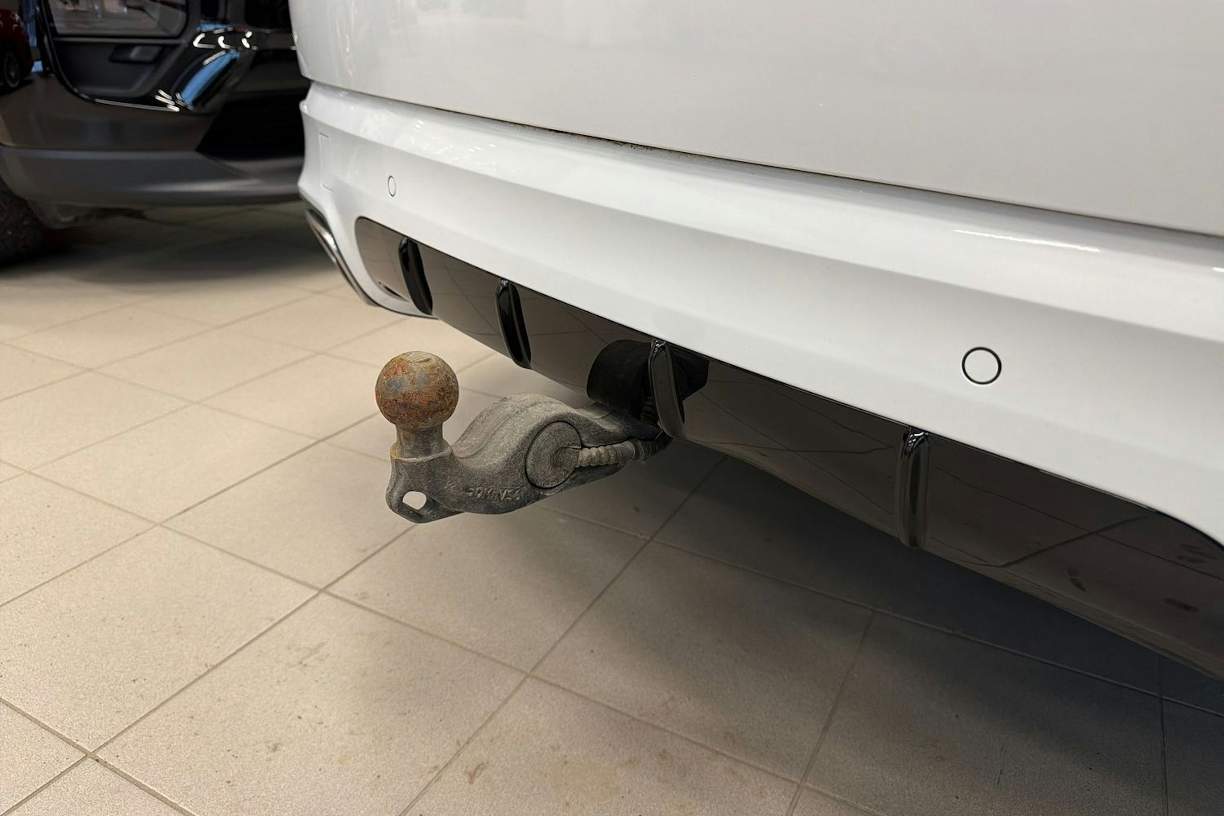 valkoinen Porsche Cayenne 2021 kuva 16.