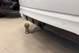 valkoinen Porsche Cayenne 2021 kuva 16.