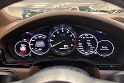 valkoinen Porsche Cayenne 2021 kuva 19.