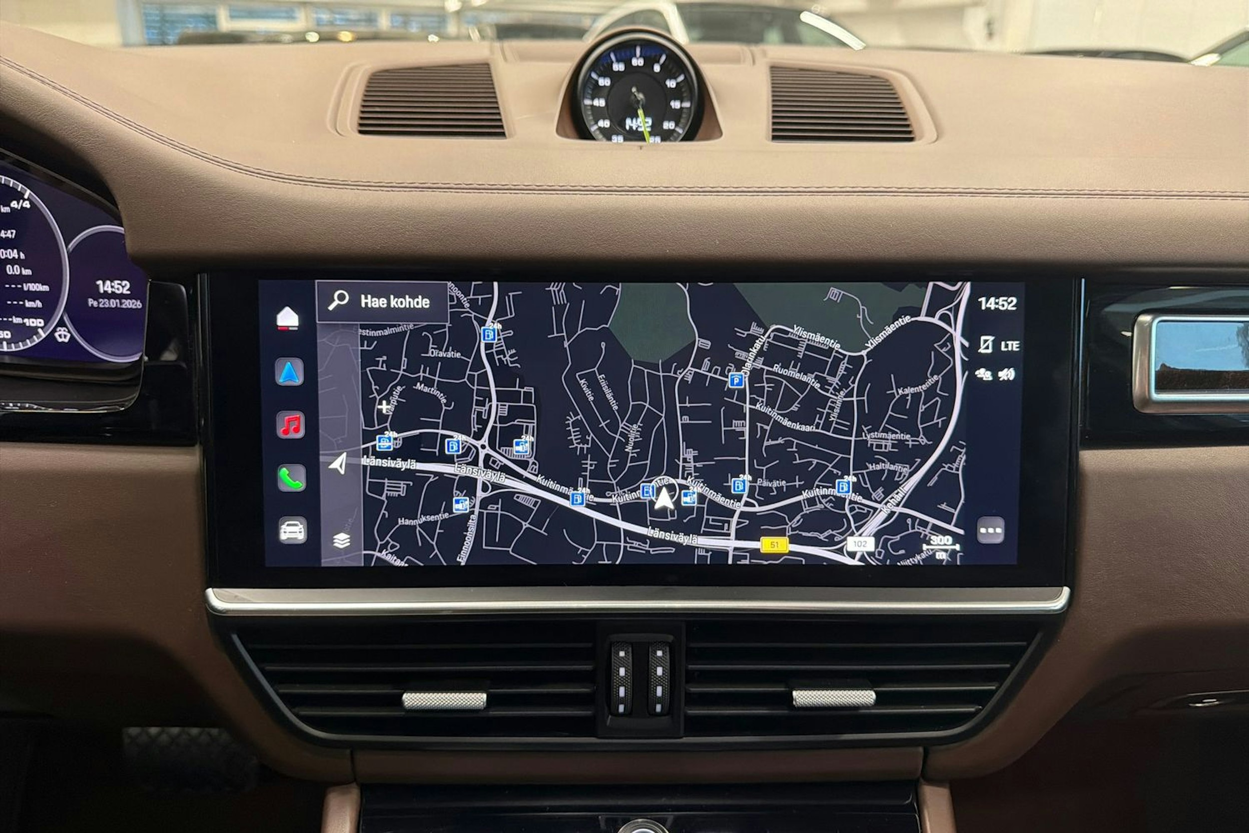 valkoinen Porsche Cayenne 2021 kuva 21.