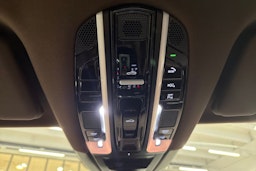 valkoinen Porsche Cayenne 2021 kuva 23.