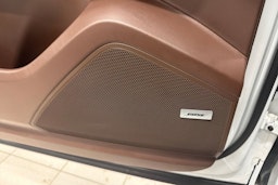 valkoinen Porsche Cayenne 2021 kuva 31.