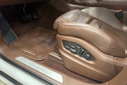 valkoinen Porsche Cayenne 2021 kuva 32.