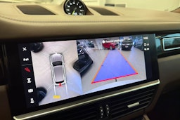 valkoinen Porsche Cayenne 2021 kuva 34.