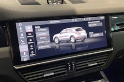 Valkoinen Porsche Cayenne 2021 kuva 11.
