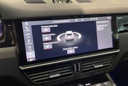 Valkoinen Porsche Cayenne 2021 kuva 13.
