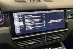 Valkoinen Porsche Cayenne 2021 kuva 14.