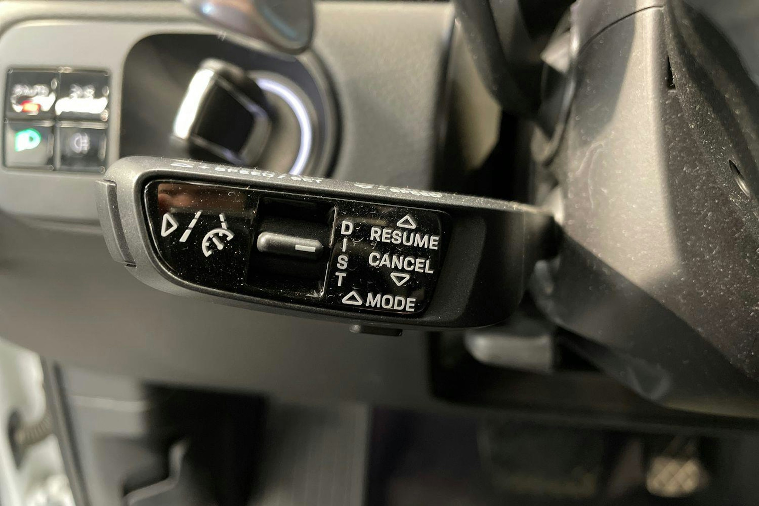 Valkoinen Porsche Cayenne 2021 kuva 18.