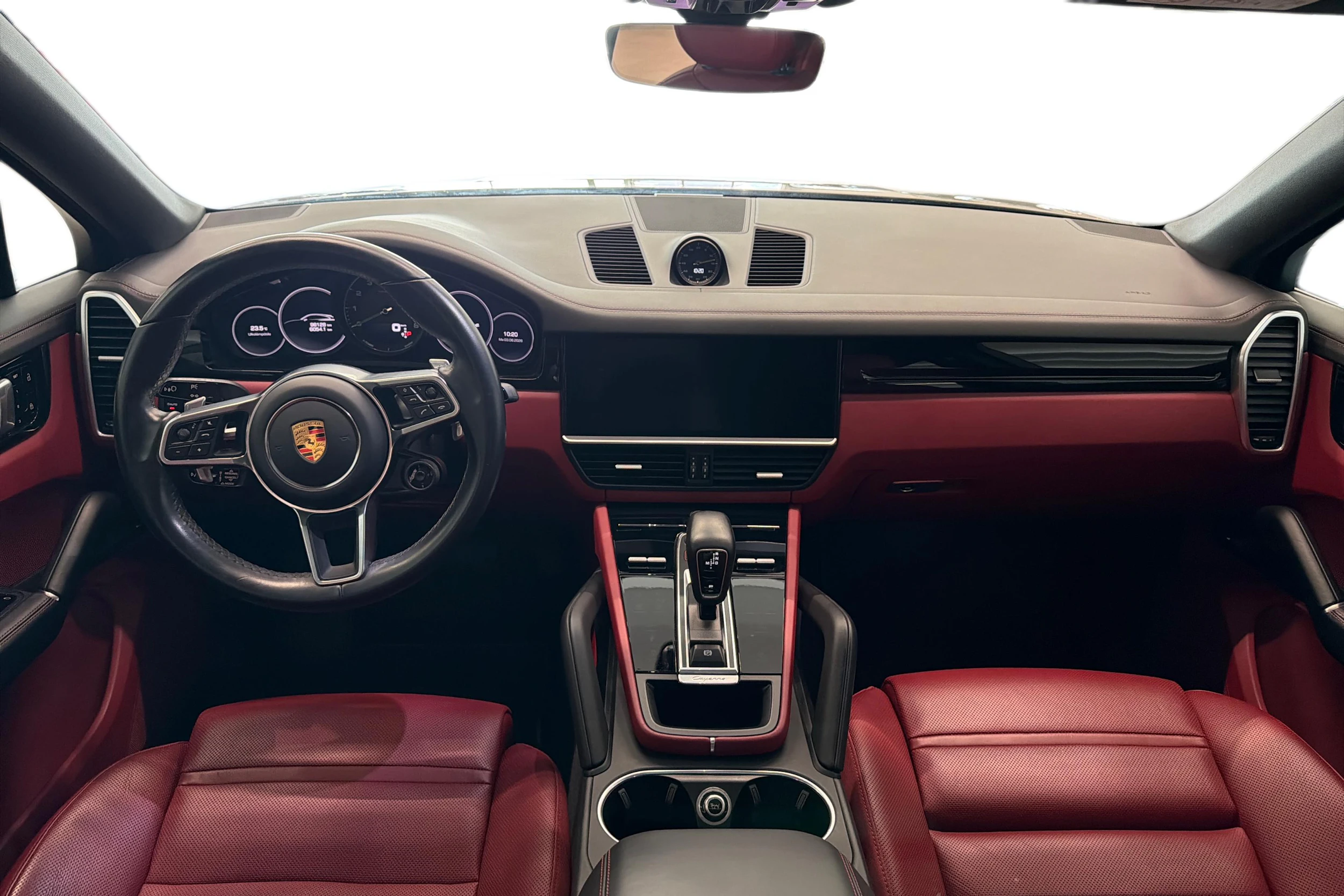 valkoinen Porsche Cayenne 2021 kuva 7.