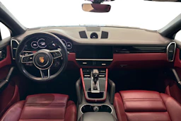 valkoinen Porsche Cayenne 2021 kuva 7.