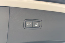 valkoinen Porsche Cayenne 2021 kuva 14.