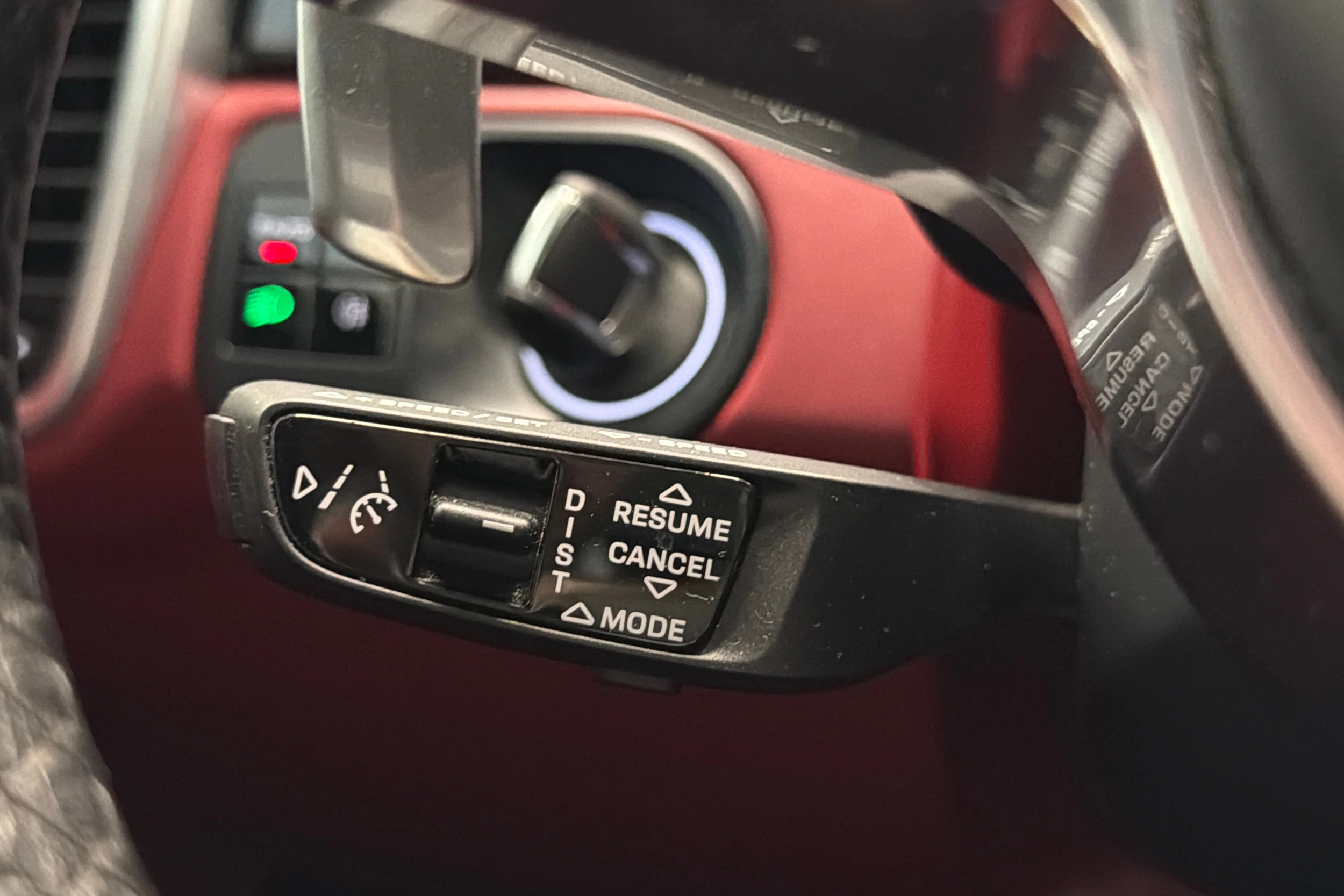 valkoinen Porsche Cayenne 2021 kuva 19.