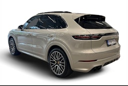 Ruskea (beige) Porsche Cayenne 2021 kuva 2.