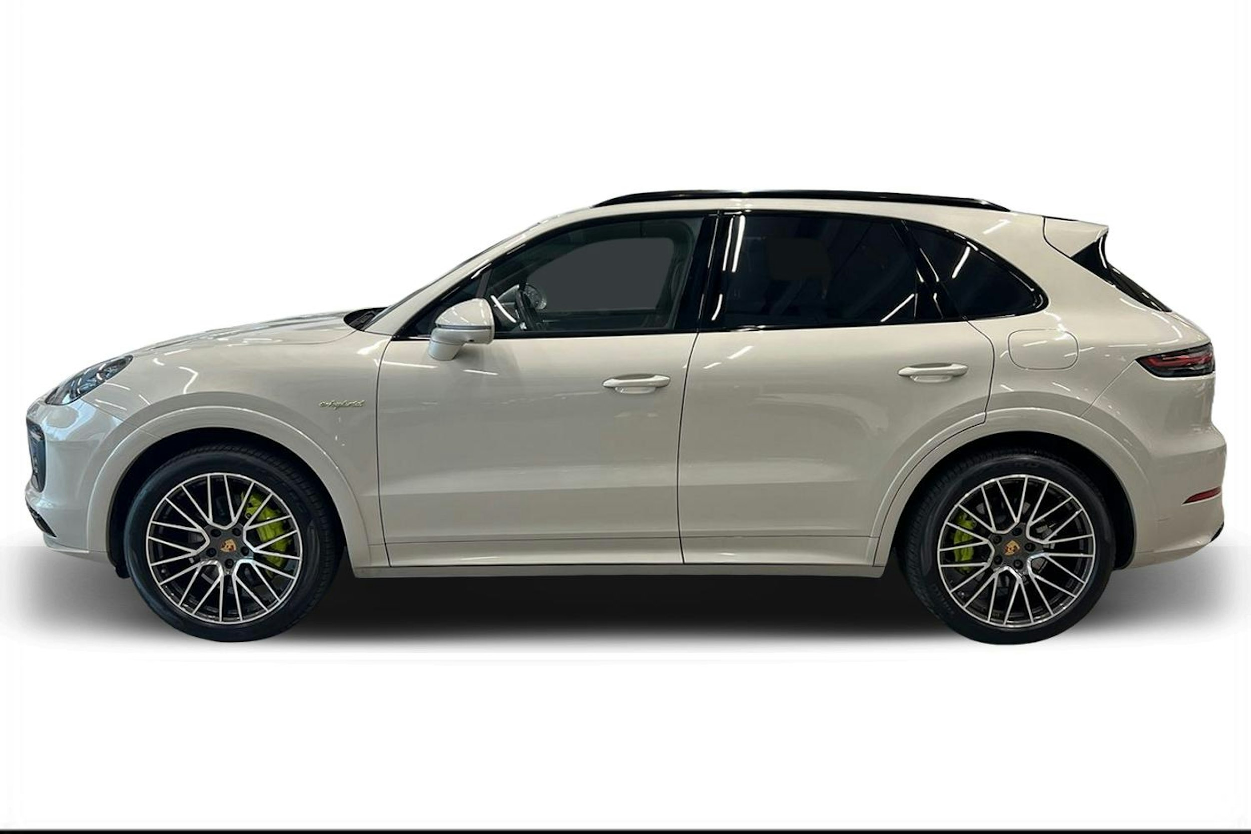 Ruskea (beige) Porsche Cayenne 2021 kuva 5.