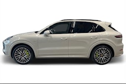 Ruskea (beige) Porsche Cayenne 2021 kuva 5.