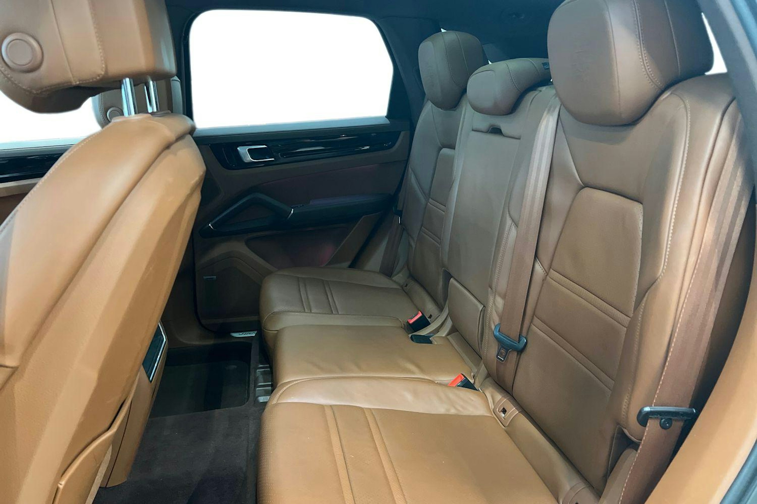 Ruskea (beige) Porsche Cayenne 2021 kuva 8.