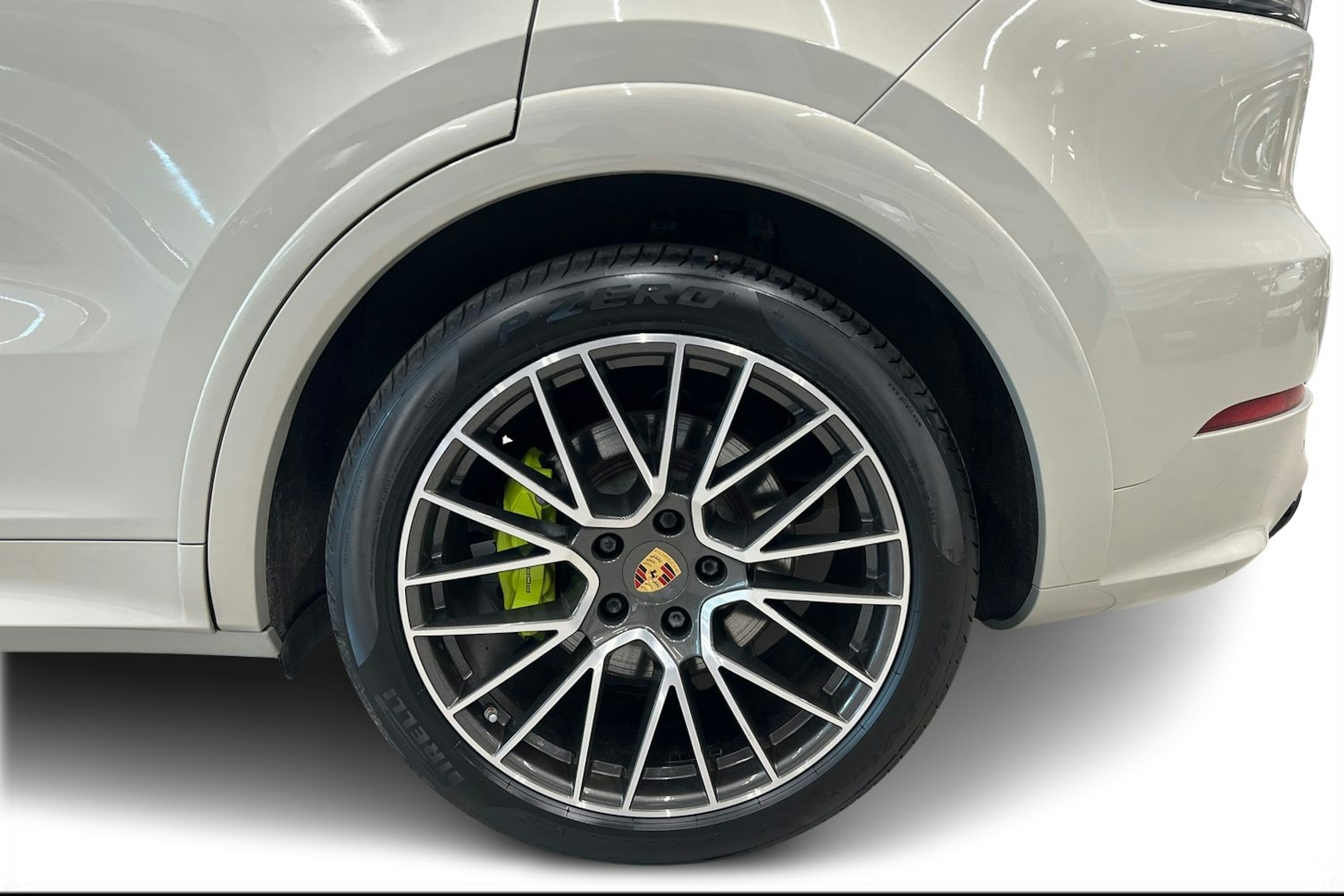 Ruskea (beige) Porsche Cayenne 2021 kuva 9.