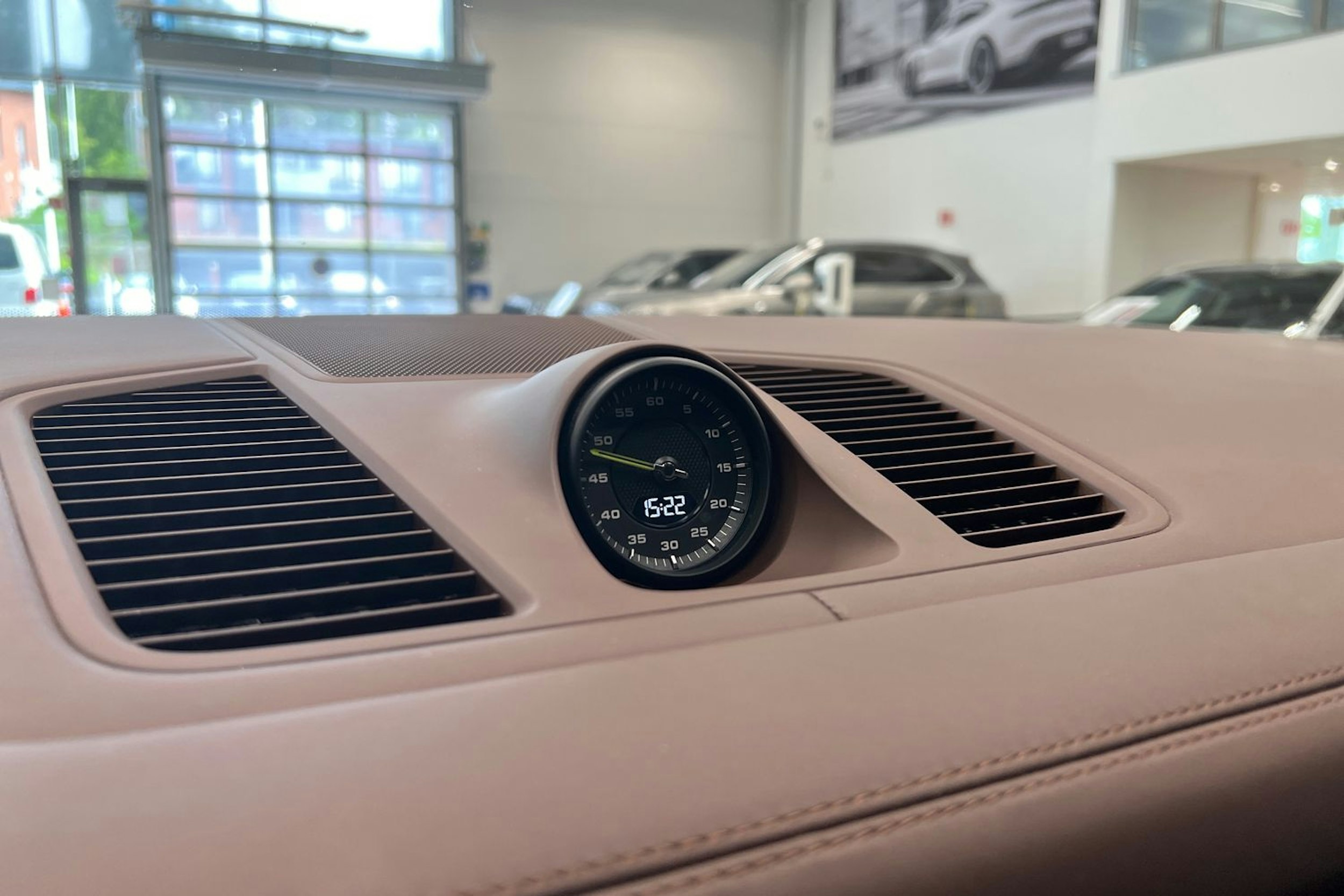 Ruskea (beige) Porsche Cayenne 2021 kuva 12.