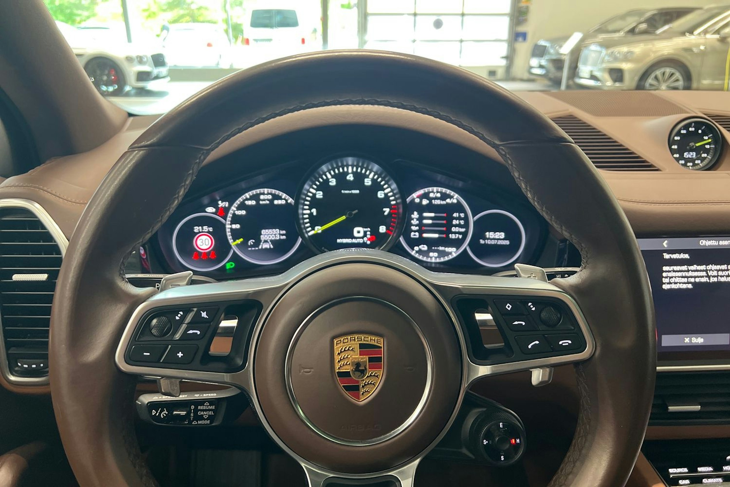 Ruskea (beige) Porsche Cayenne 2021 kuva 14.