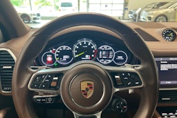 Ruskea (beige) Porsche Cayenne 2021 kuva 14.