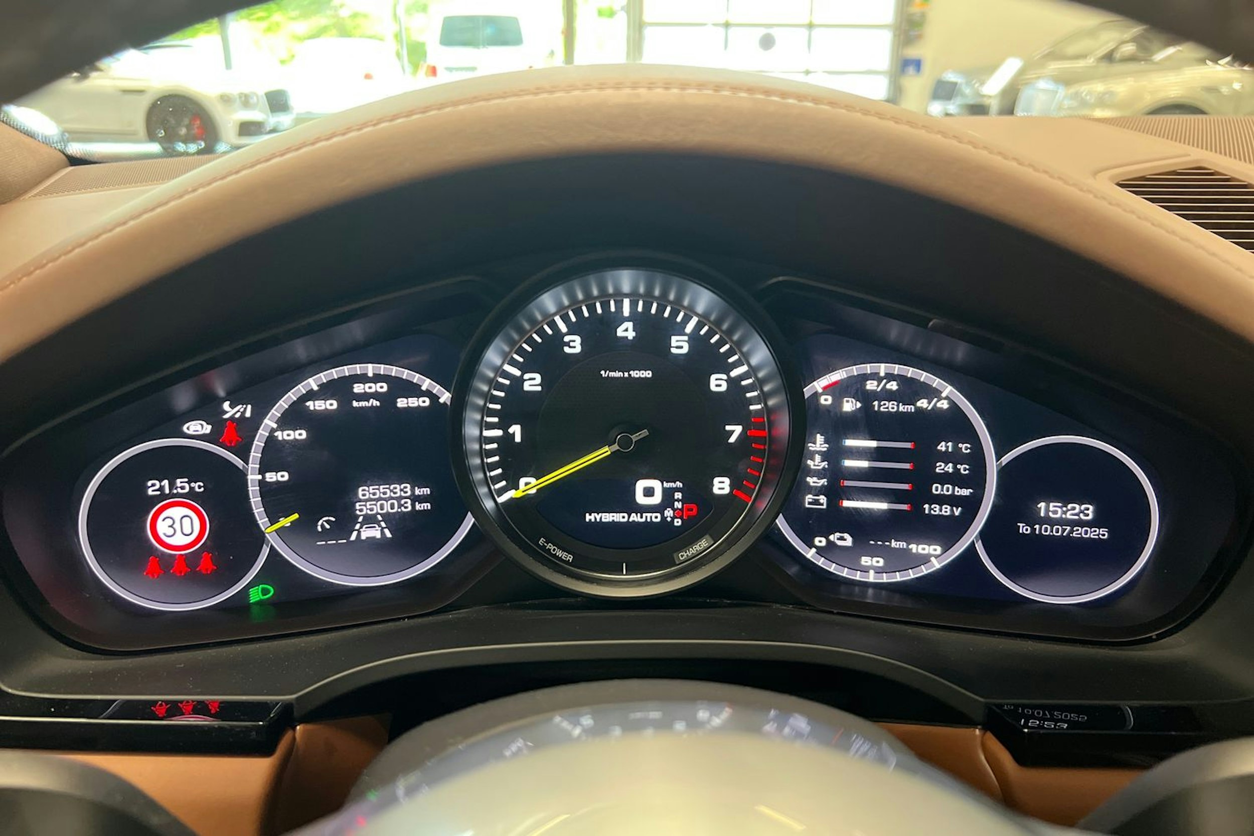 Ruskea (beige) Porsche Cayenne 2021 kuva 15.