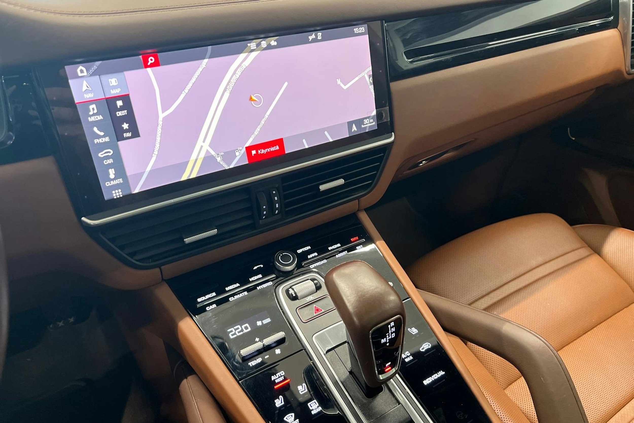 Ruskea (beige) Porsche Cayenne 2021 kuva 16.