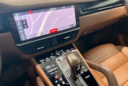 Ruskea (beige) Porsche Cayenne 2021 kuva 16.