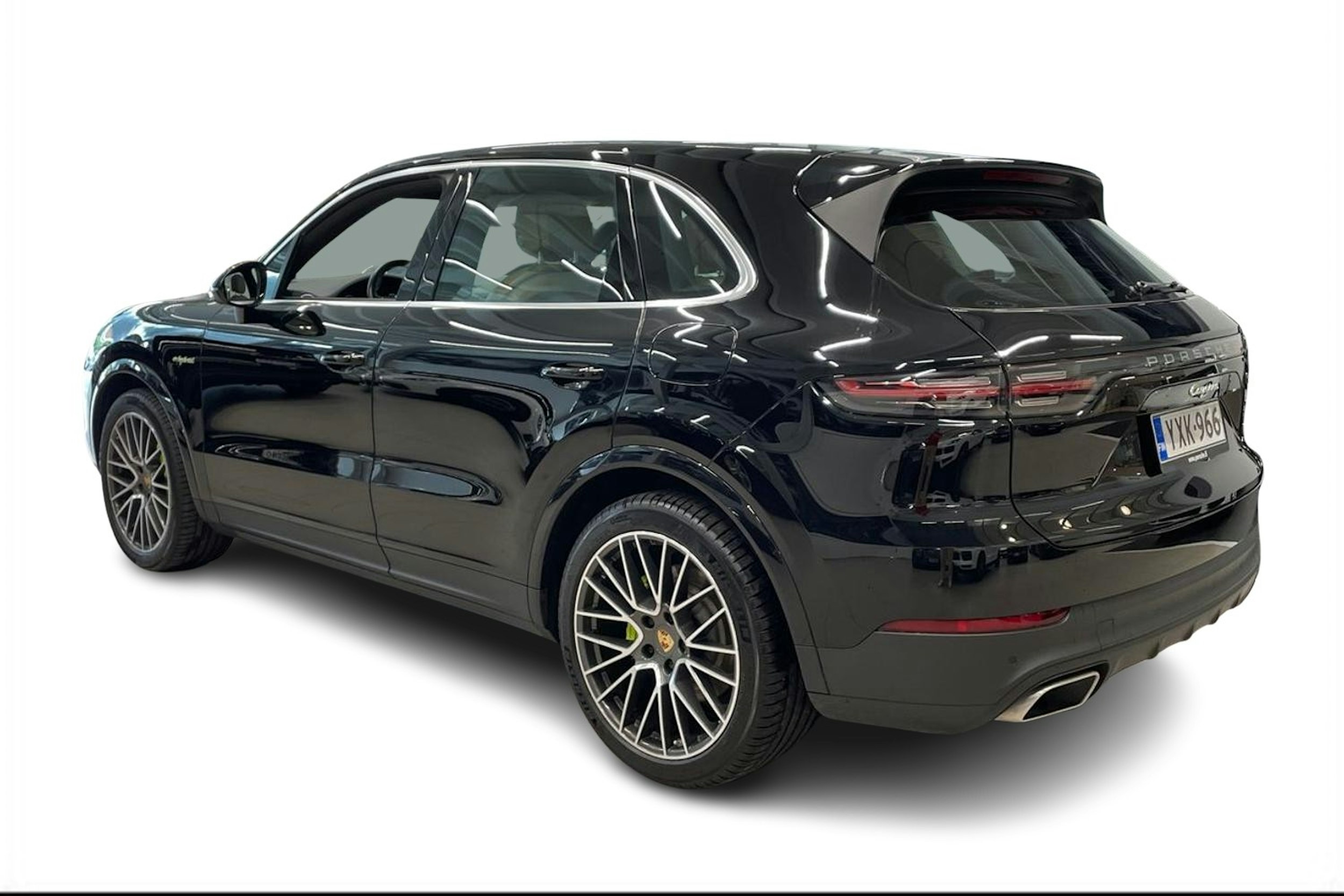 musta Porsche Cayenne 2021 kuva 2.