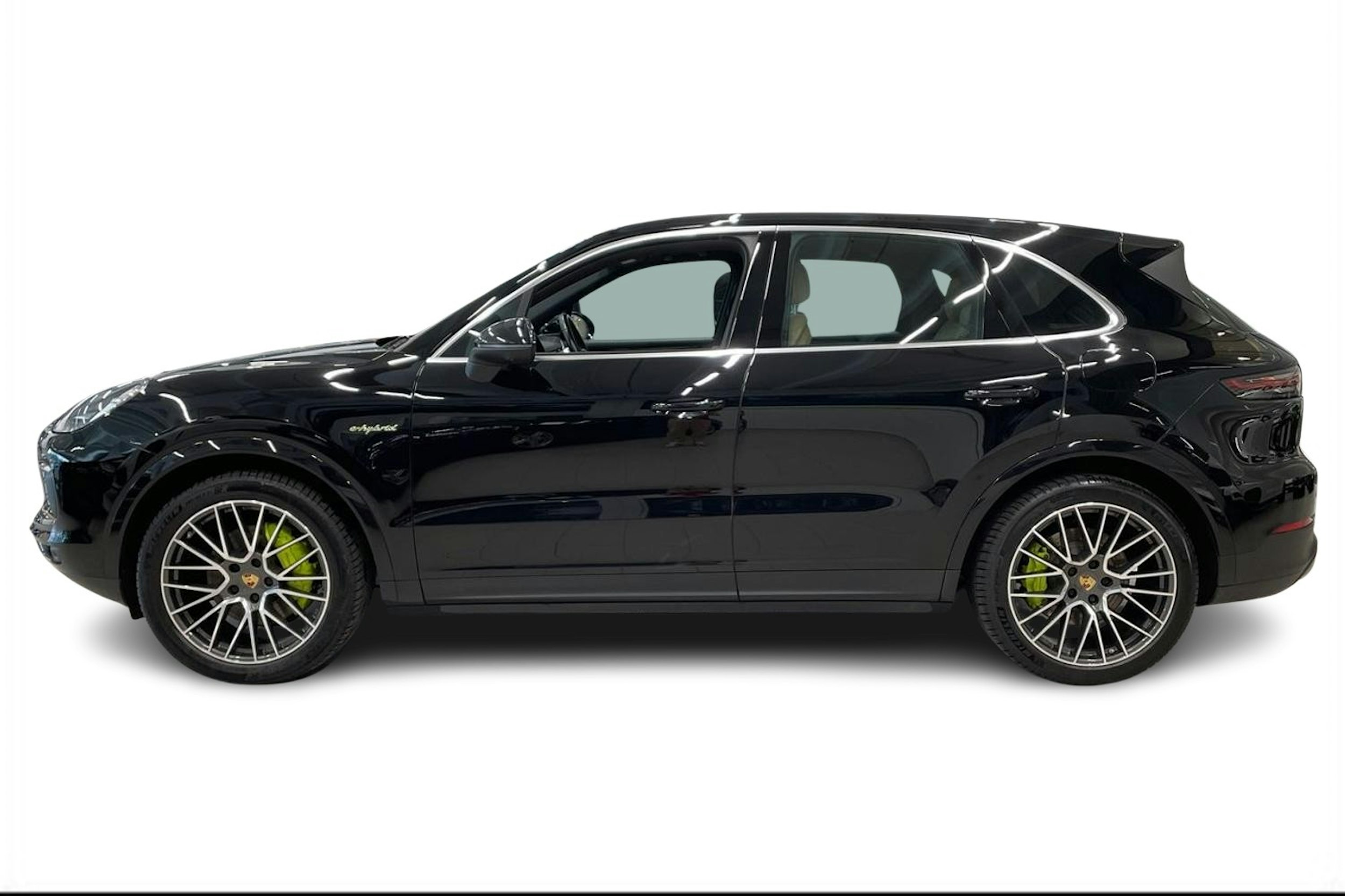 musta Porsche Cayenne 2021 kuva 5.