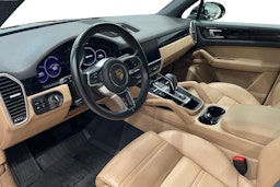 musta Porsche Cayenne 2021 kuva 6.