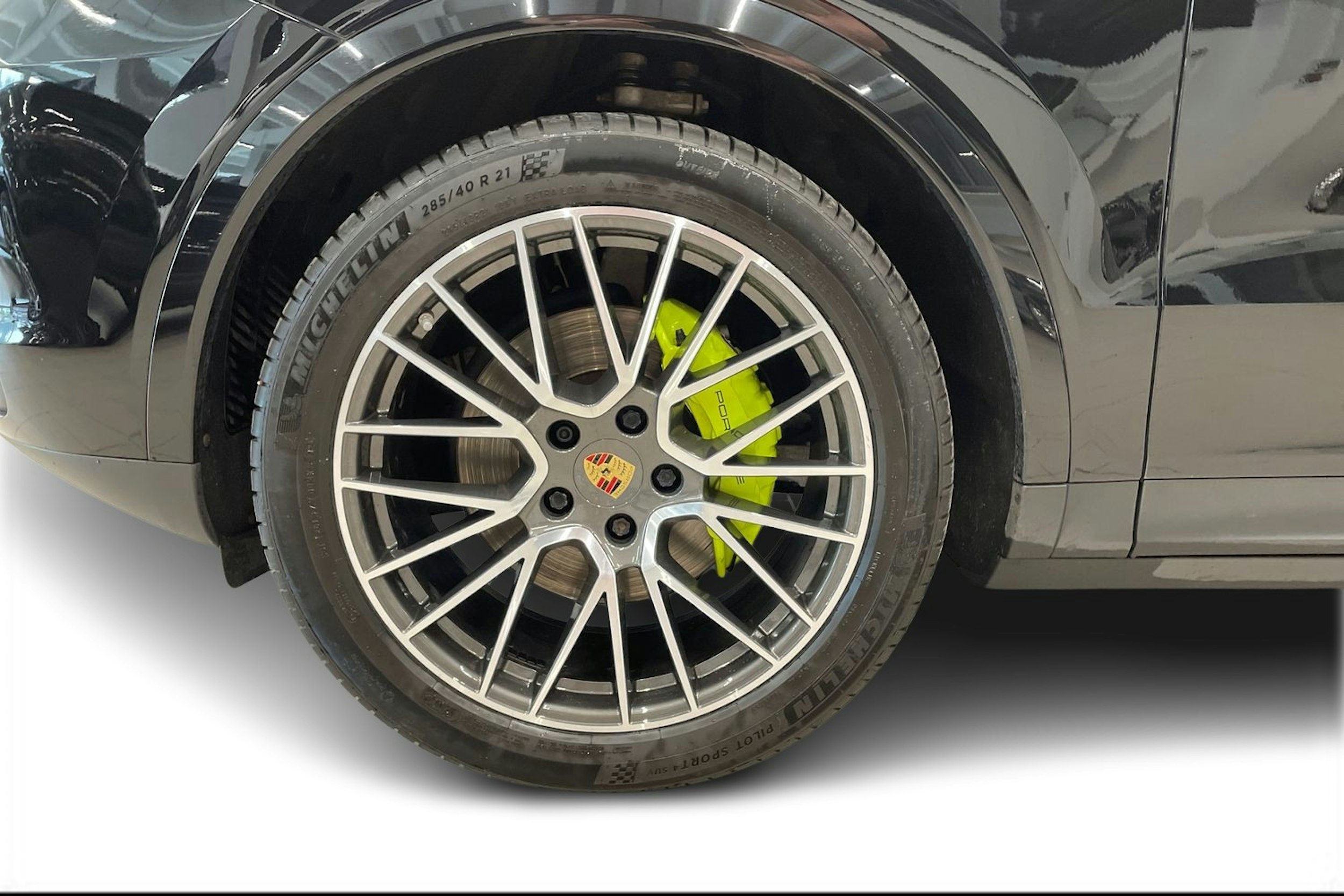 musta Porsche Cayenne 2021 kuva 9.