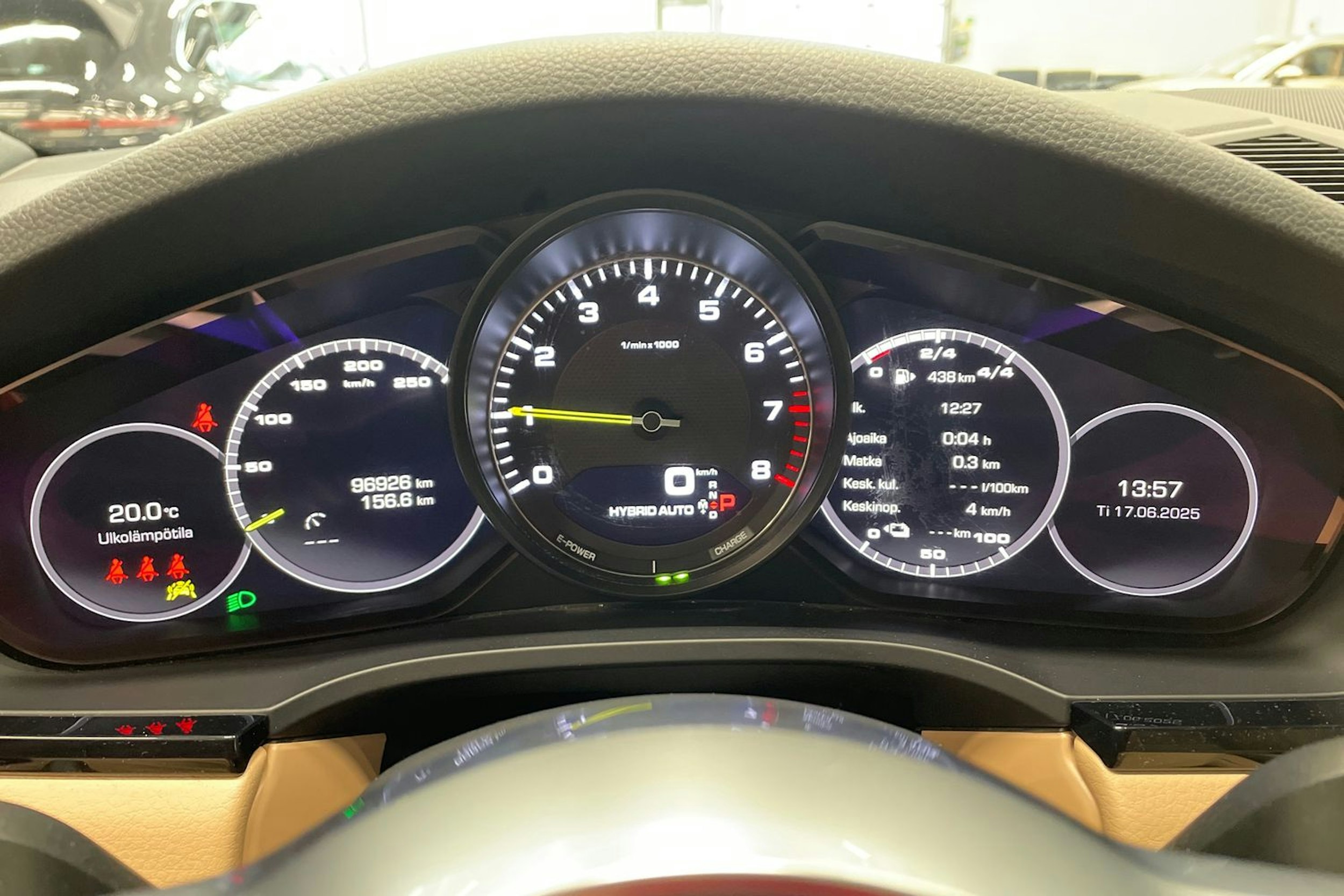 musta Porsche Cayenne 2021 kuva 11.
