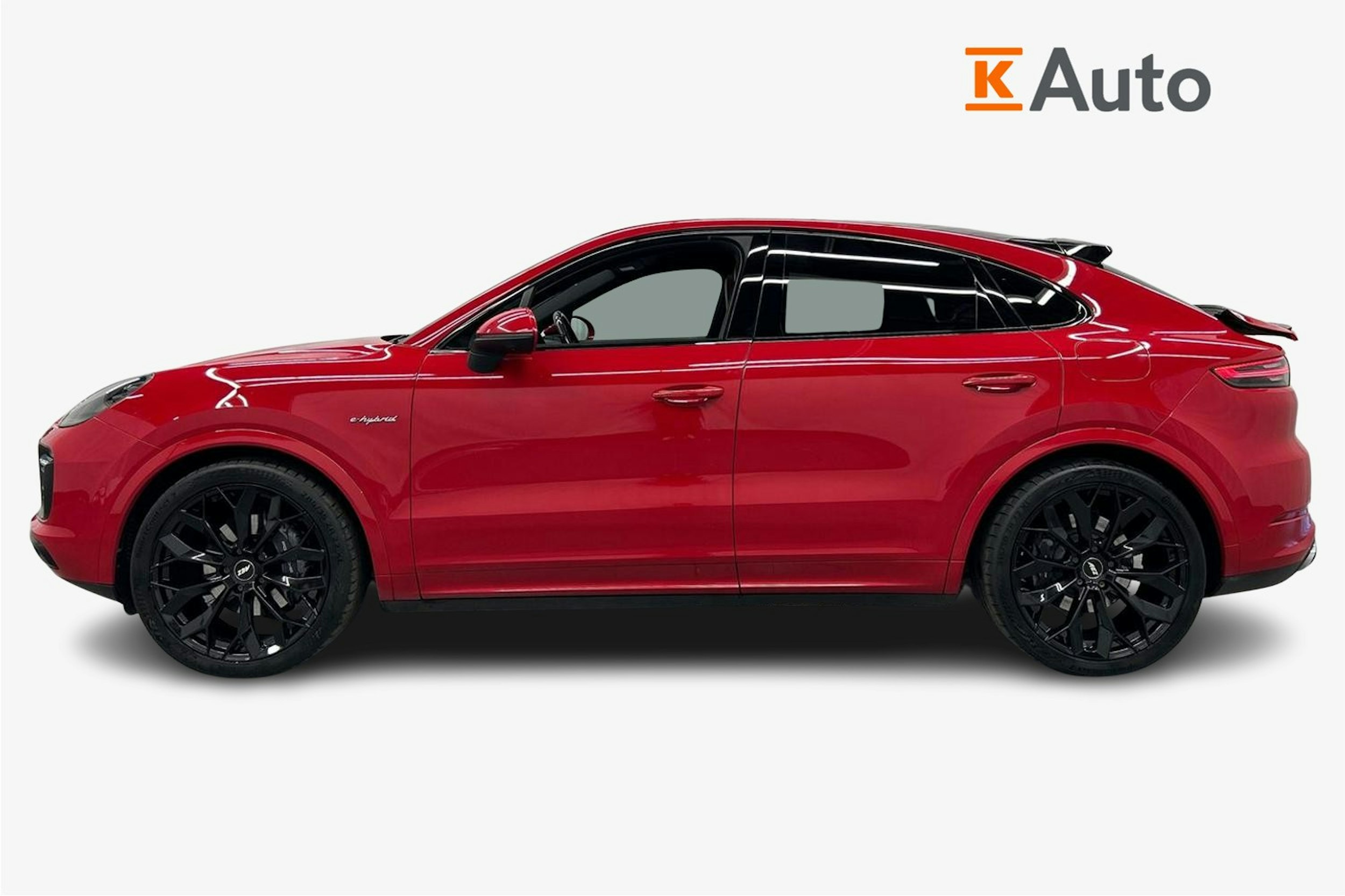 punainen Porsche Cayenne 2021 kuva 6.