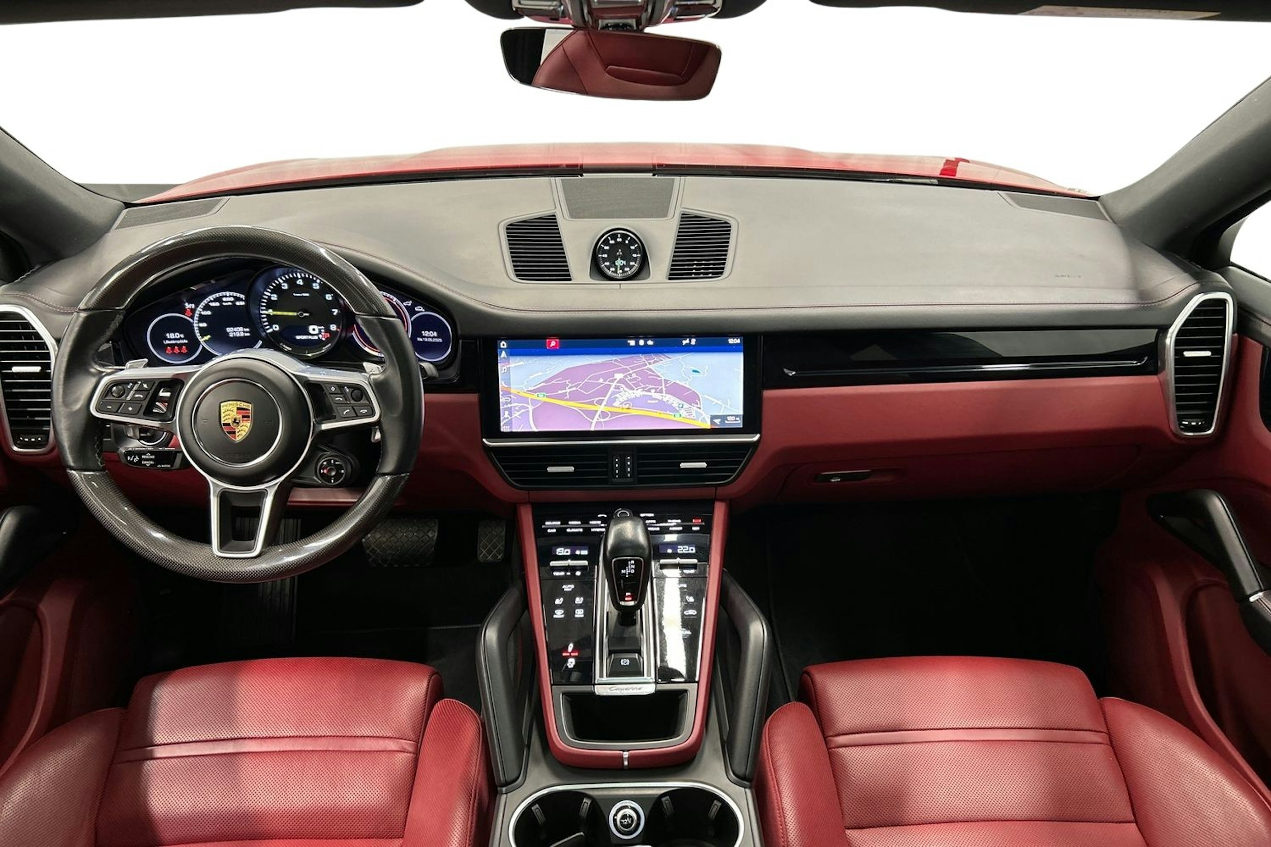 punainen Porsche Cayenne 2021 kuva 9.