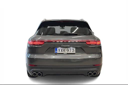 Harmaa Porsche Cayenne 2021 kuva 3.