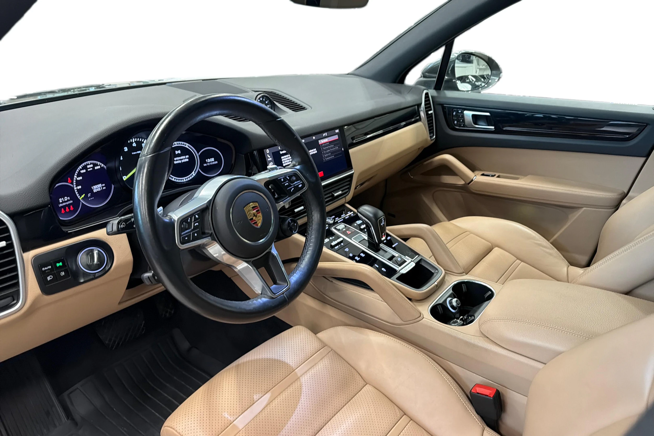 Harmaa Porsche Cayenne 2021 kuva 6.