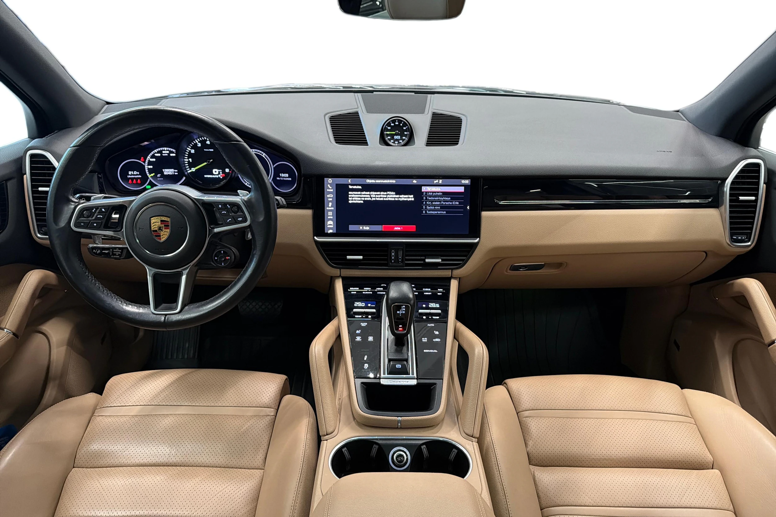 Harmaa Porsche Cayenne 2021 kuva 7.