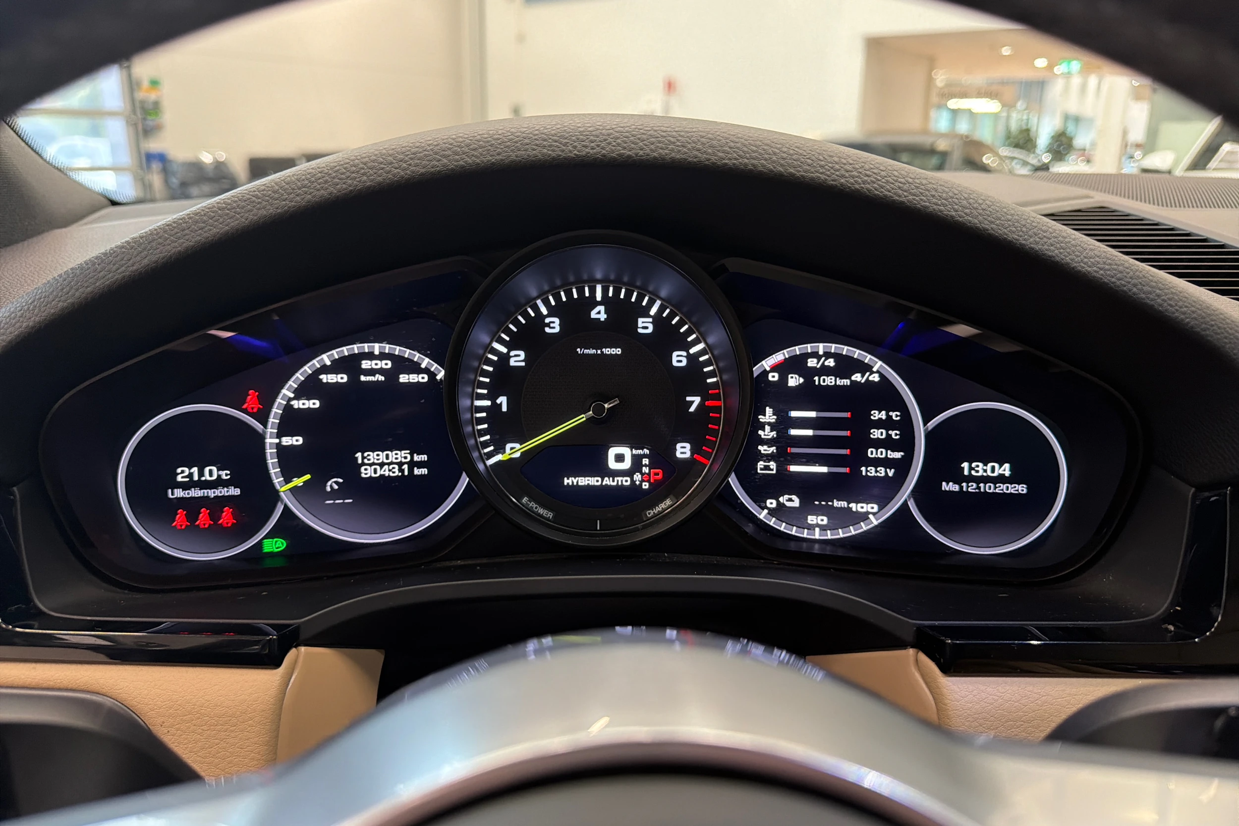 Harmaa Porsche Cayenne 2021 kuva 18.
