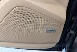 Harmaa Porsche Cayenne 2021 kuva 23.