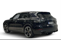 musta Porsche Cayenne 2022 kuva 2.