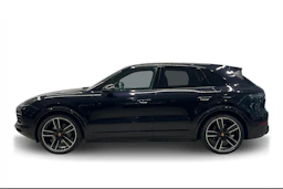 musta Porsche Cayenne 2022 kuva 5.