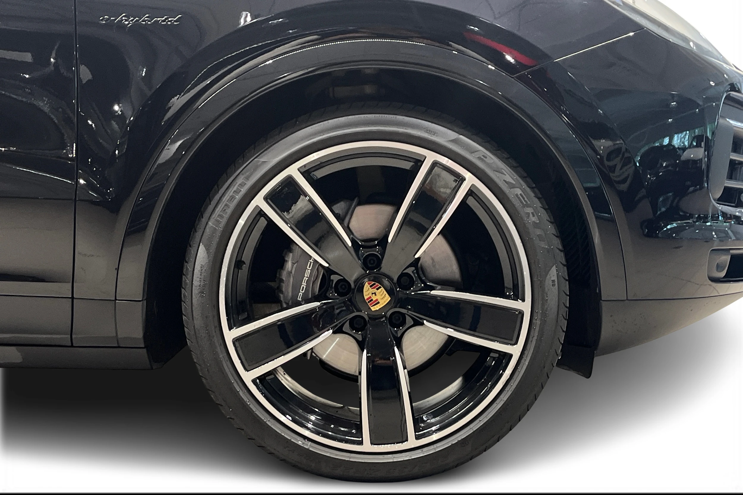 musta Porsche Cayenne 2022 kuva 7.