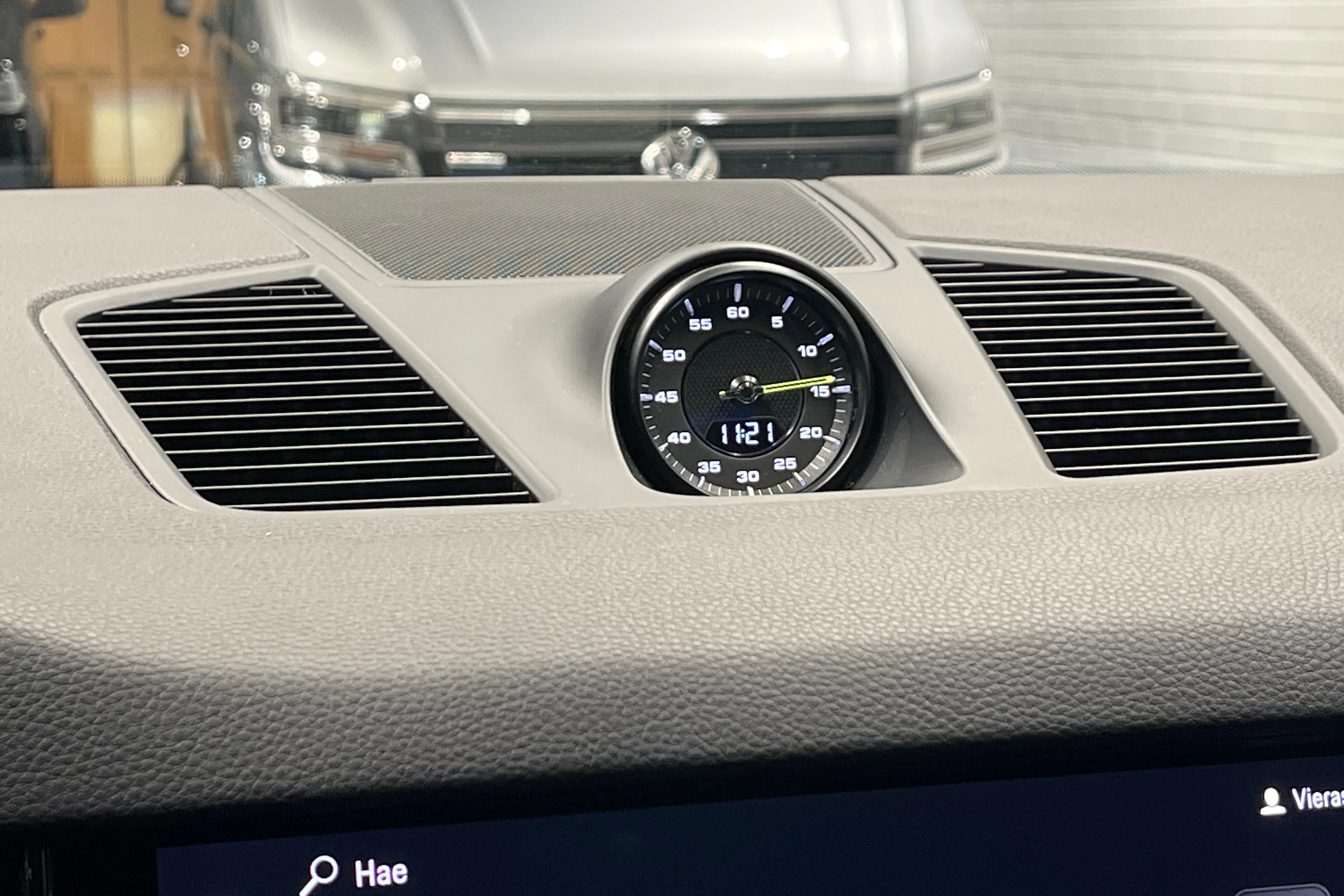 musta Porsche Cayenne 2022 kuva 11.