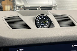 musta Porsche Cayenne 2022 kuva 11.